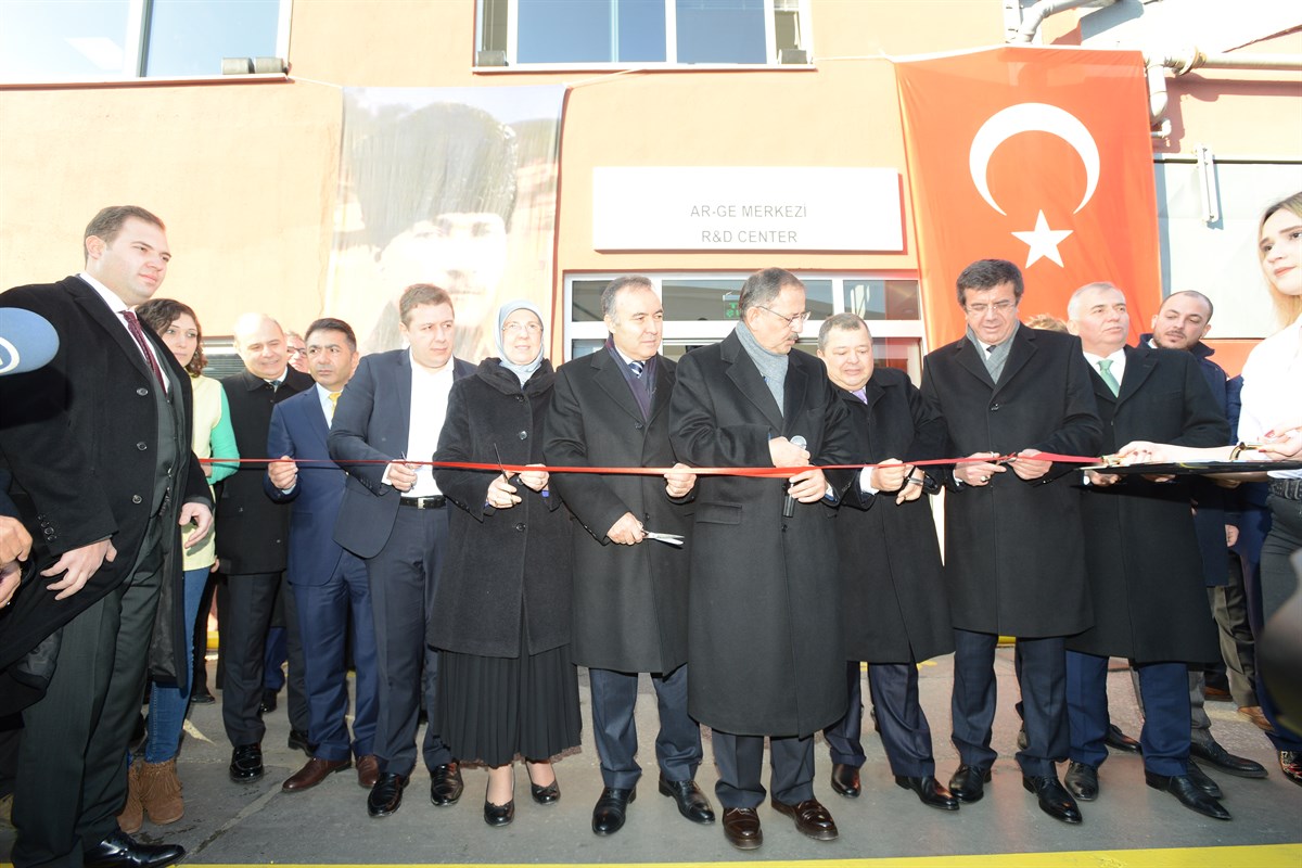 Menderes Tekstil Çalışanları Ev Sahibi Olmanın Mutluluğunu Yaşadılar